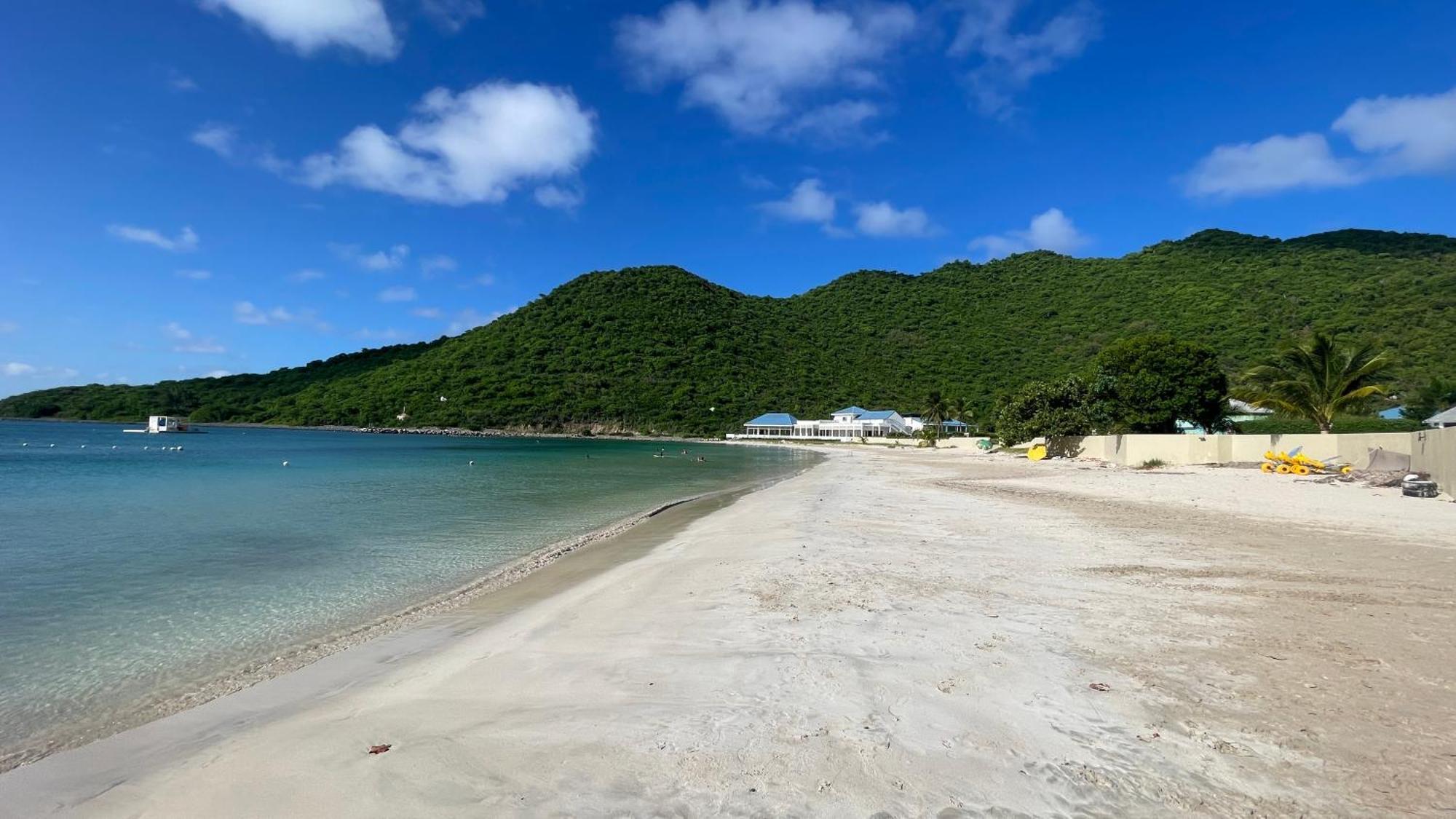 Island Escape, Marina Paradise & Beach Adventures Cul de Sac Exteriör bild