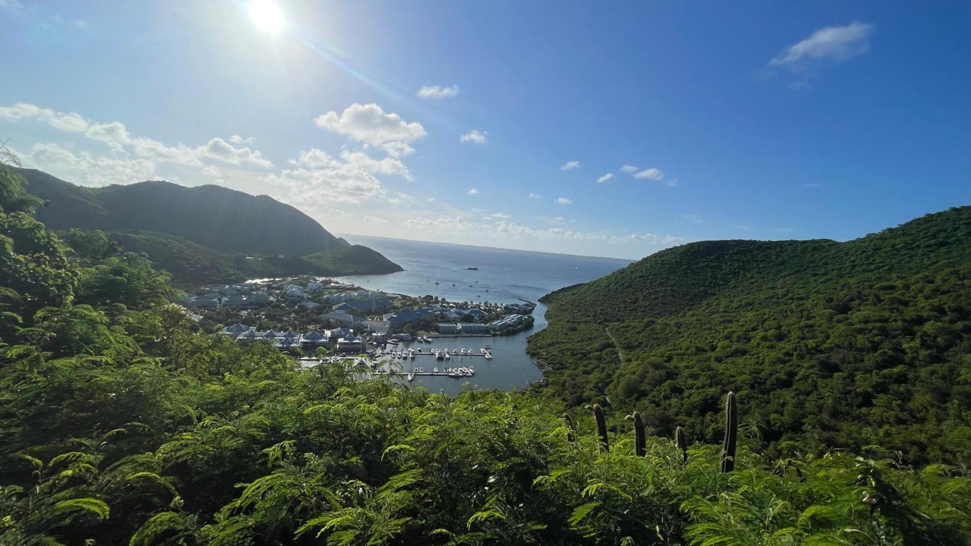 Island Escape, Marina Paradise & Beach Adventures Cul de Sac Exteriör bild